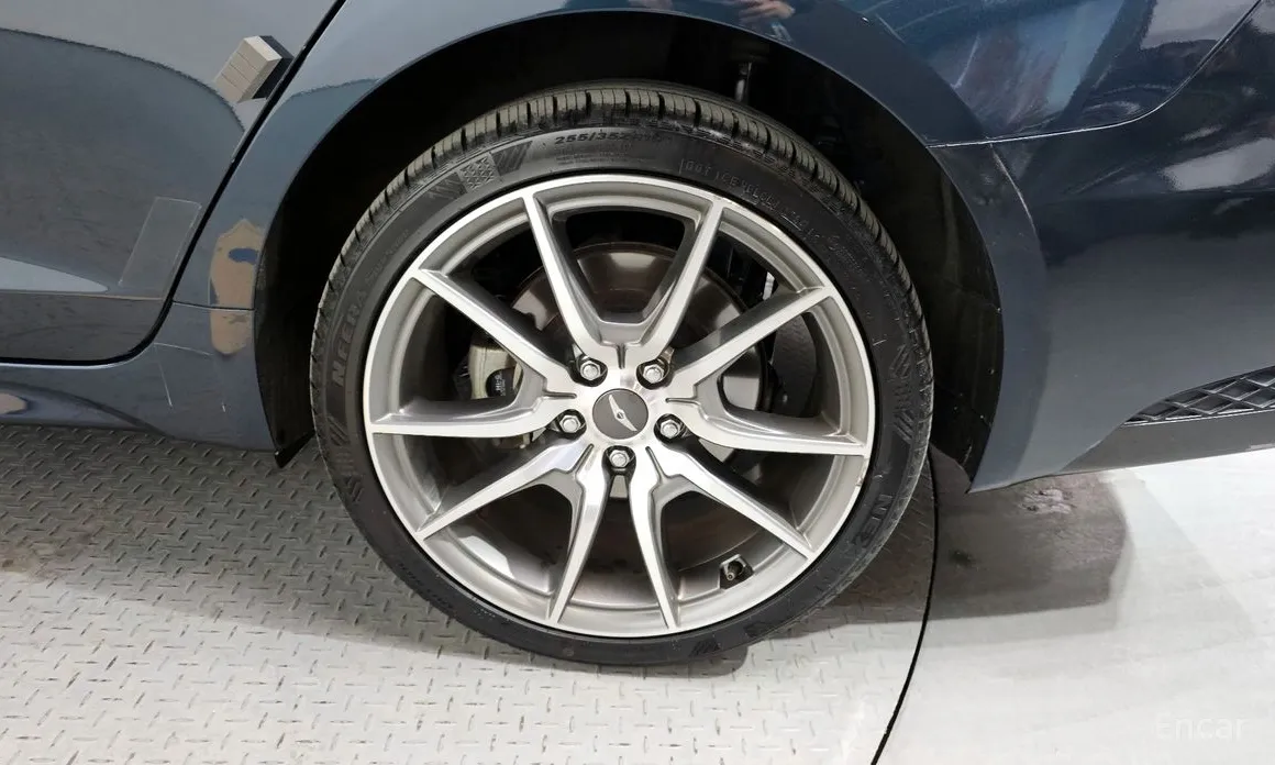 Фото 5 - Genesis G70