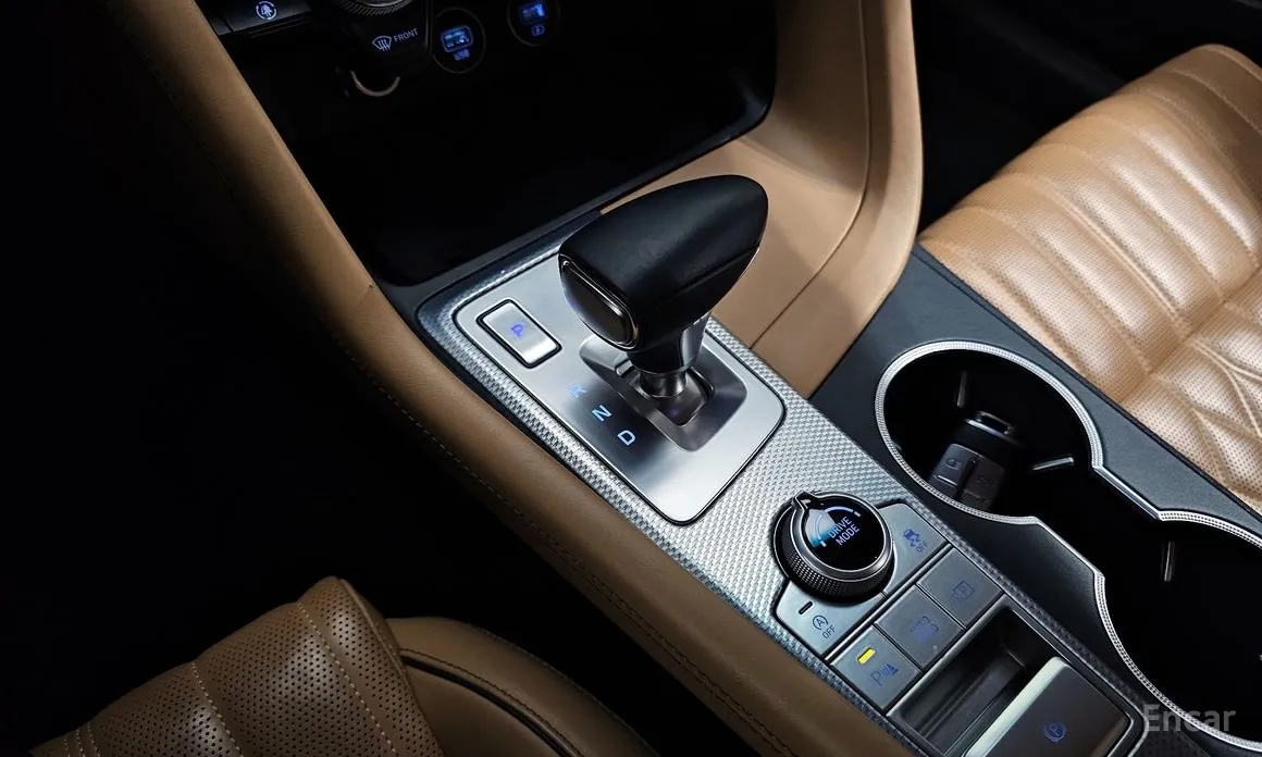 Фото 9 - Genesis G70