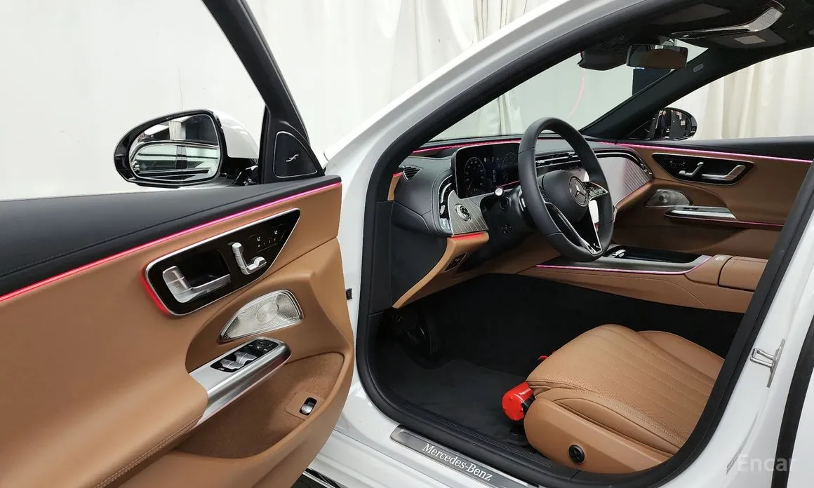 Фото 10 - Mercedes-Benz E-Class