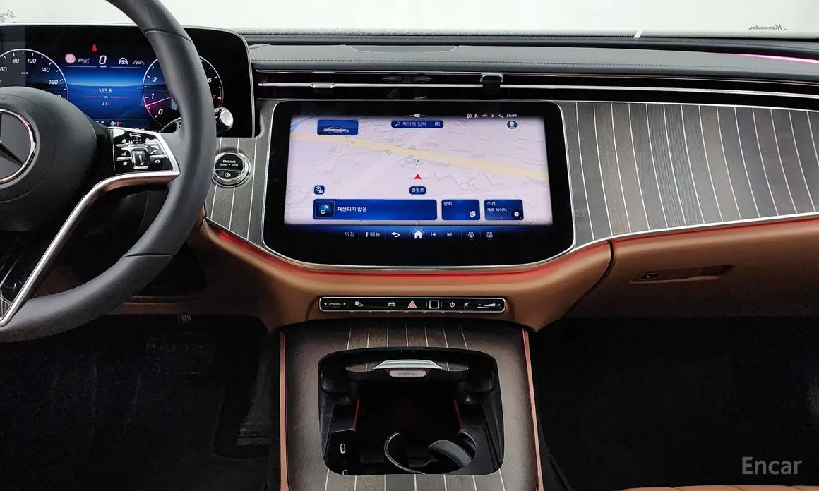 Фото 14 - Mercedes-Benz E-Class