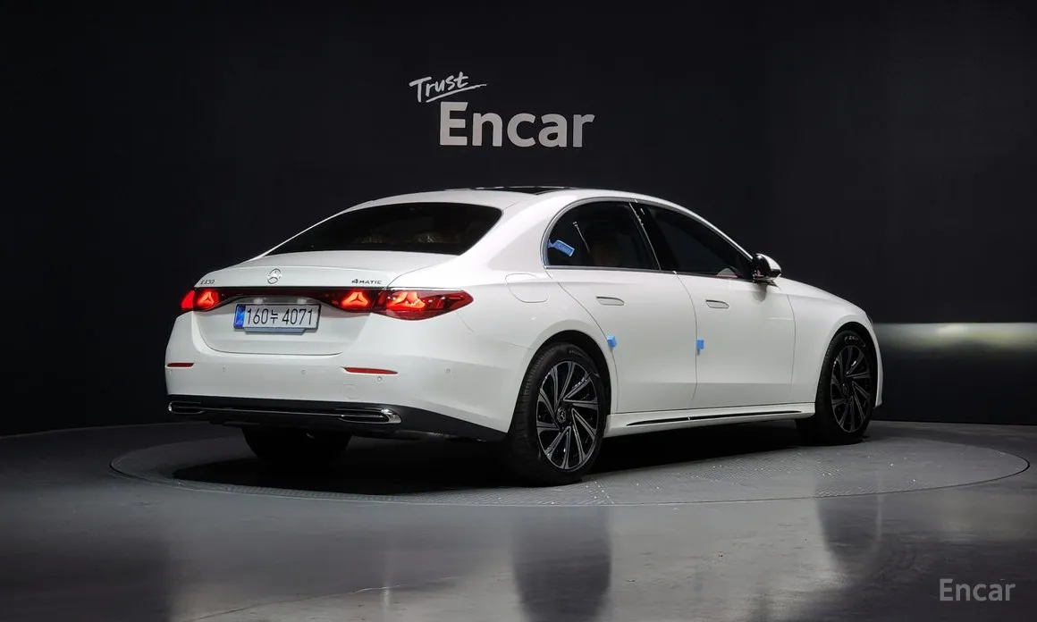 Фото 2 - Mercedes-Benz E-Class