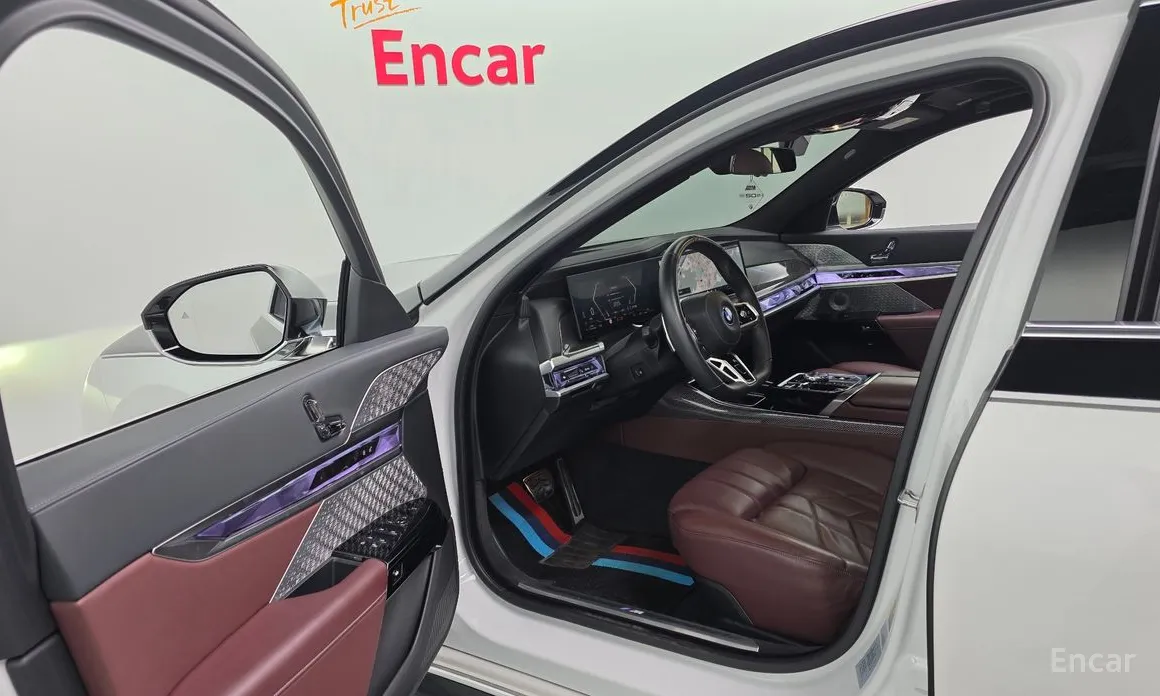 Фото 13 - BMW 7 Series