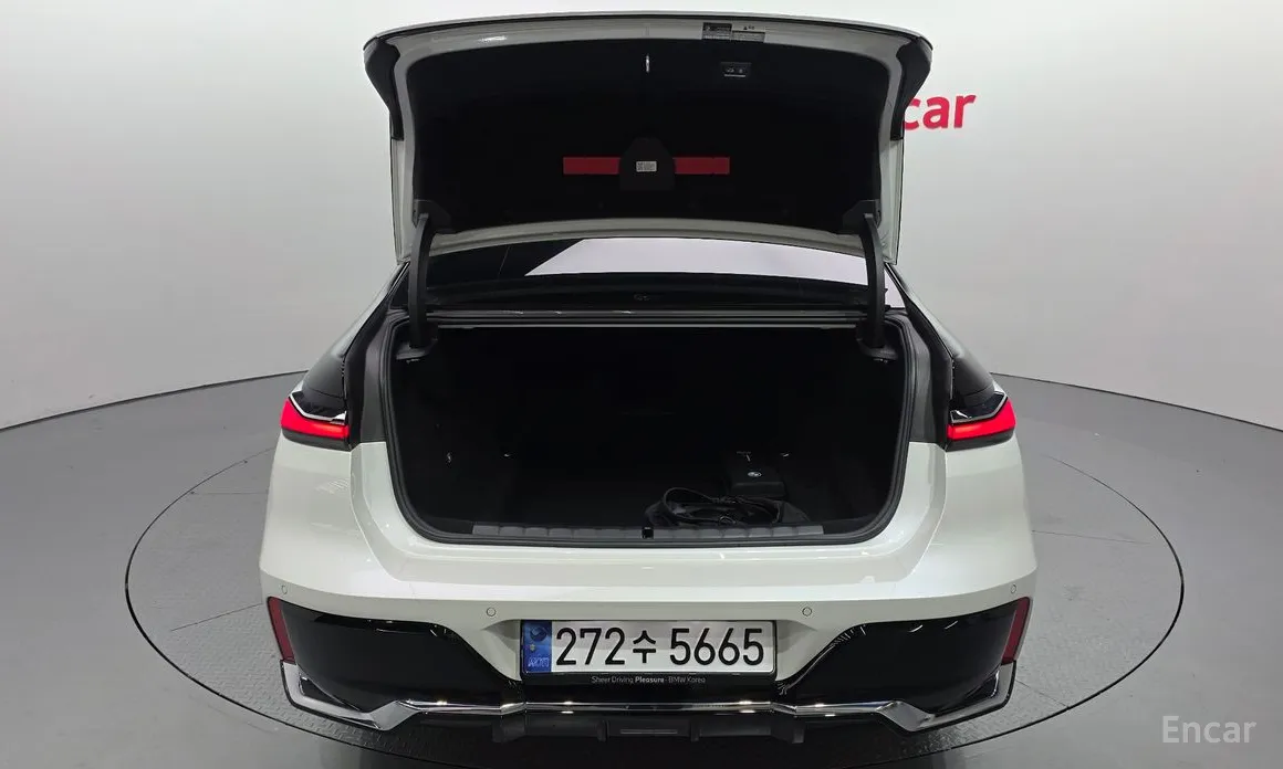 Фото 20 - BMW 7 Series