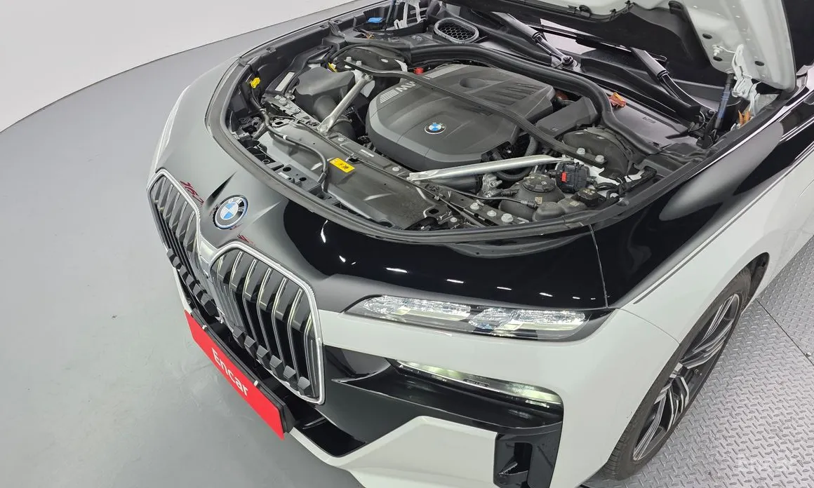 Фото 6 - BMW 7 Series