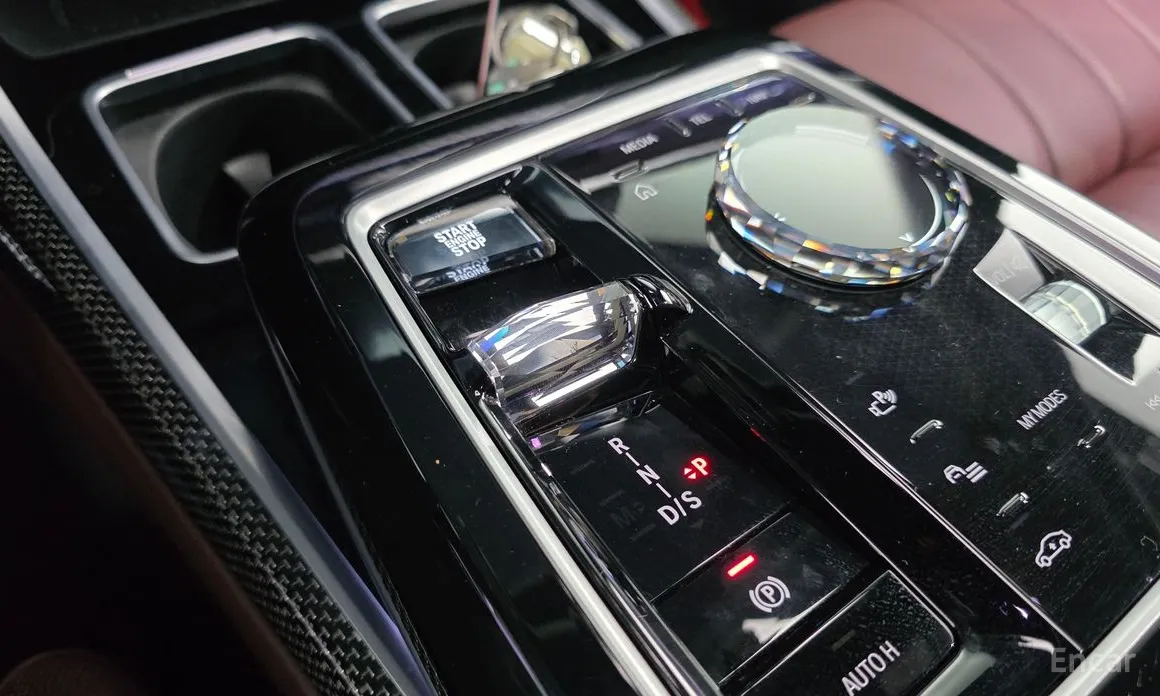 Фото 9 - BMW 7 Series