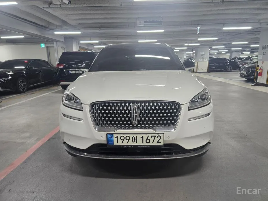 Фото 2 - Lincoln Corsair