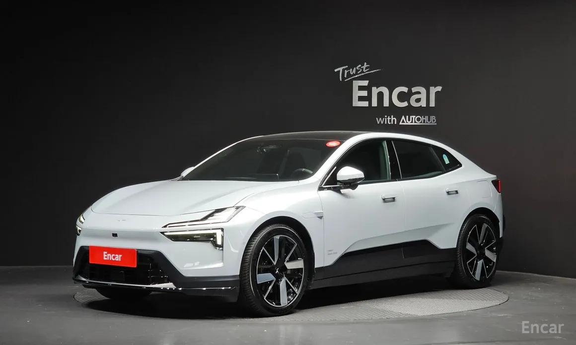 Фото 1 - Polestar 4