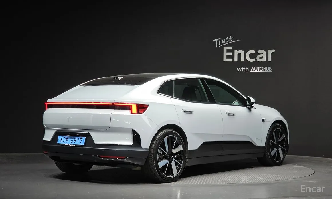 Фото 2 - Polestar 4