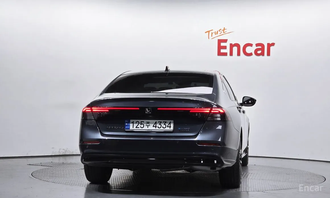 Фото 4 - Honda Accord