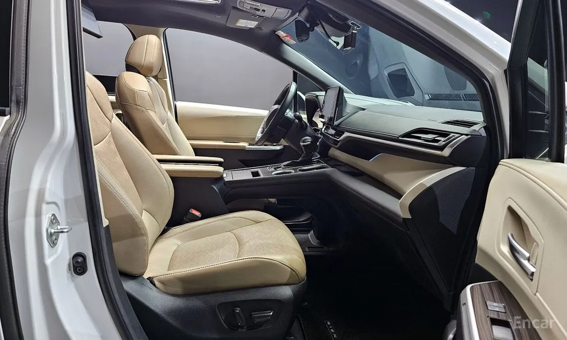 Фото 10 - Toyota Sienna