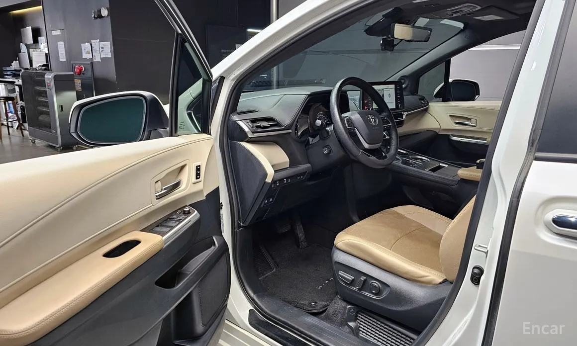 Фото 11 - Toyota Sienna