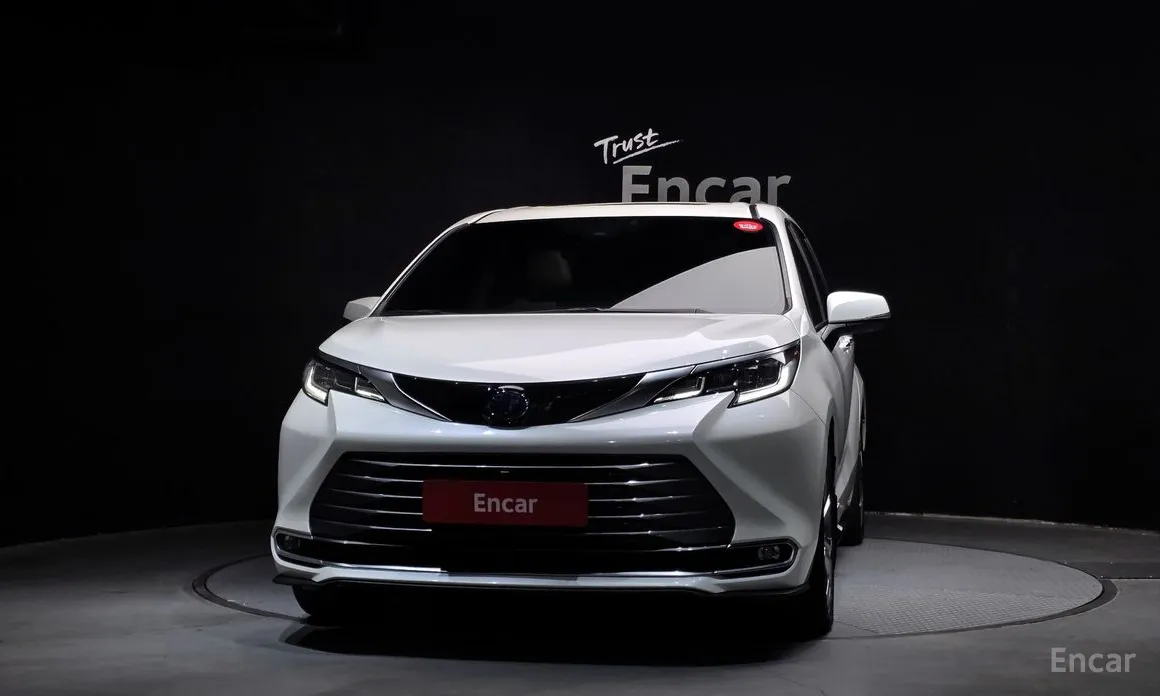 Фото 3 - Toyota Sienna