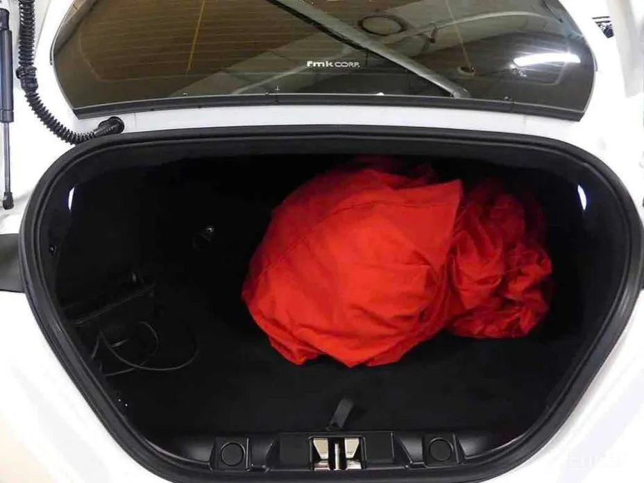 Фото 10 - Ferrari Roma