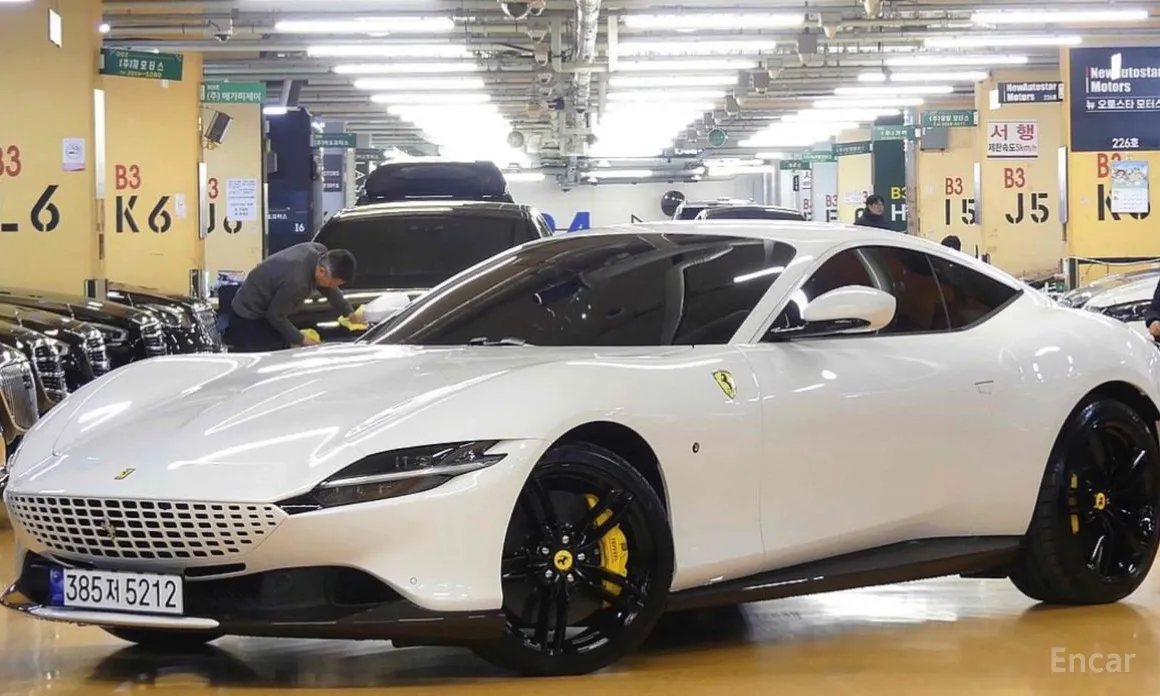 Фото 2 - Ferrari Roma