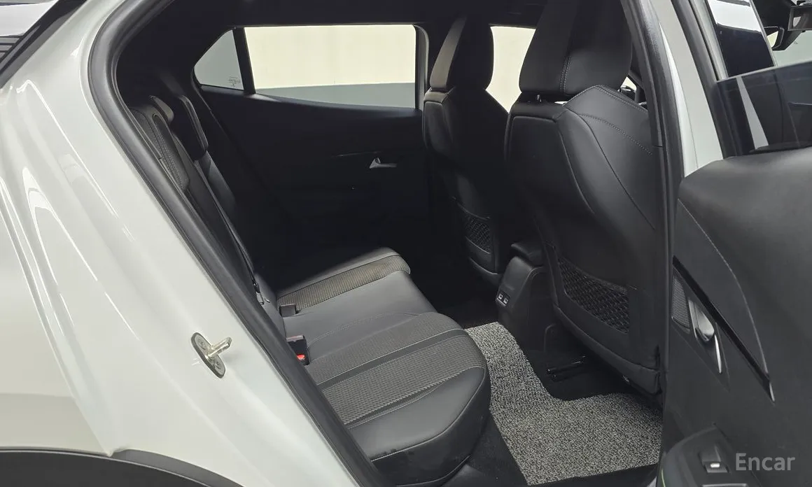 Фото 12 - Peugeot 2008