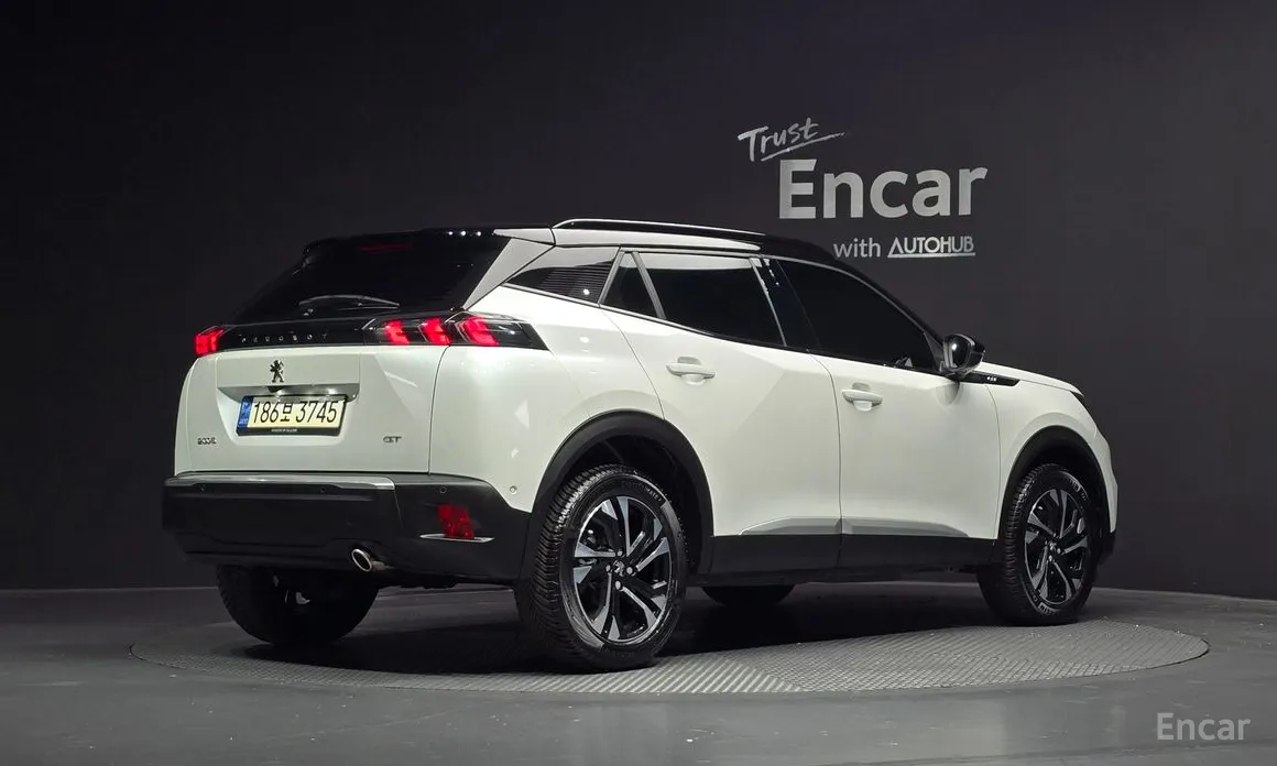 Фото 2 - Peugeot 2008