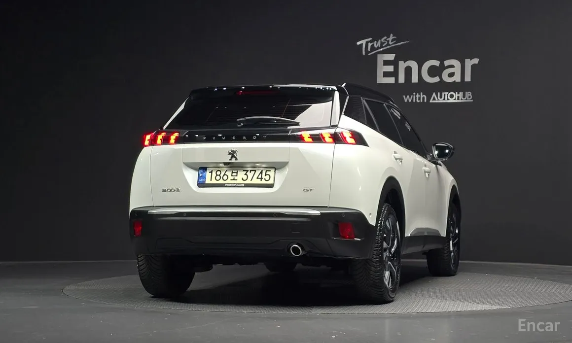 Фото 4 - Peugeot 2008