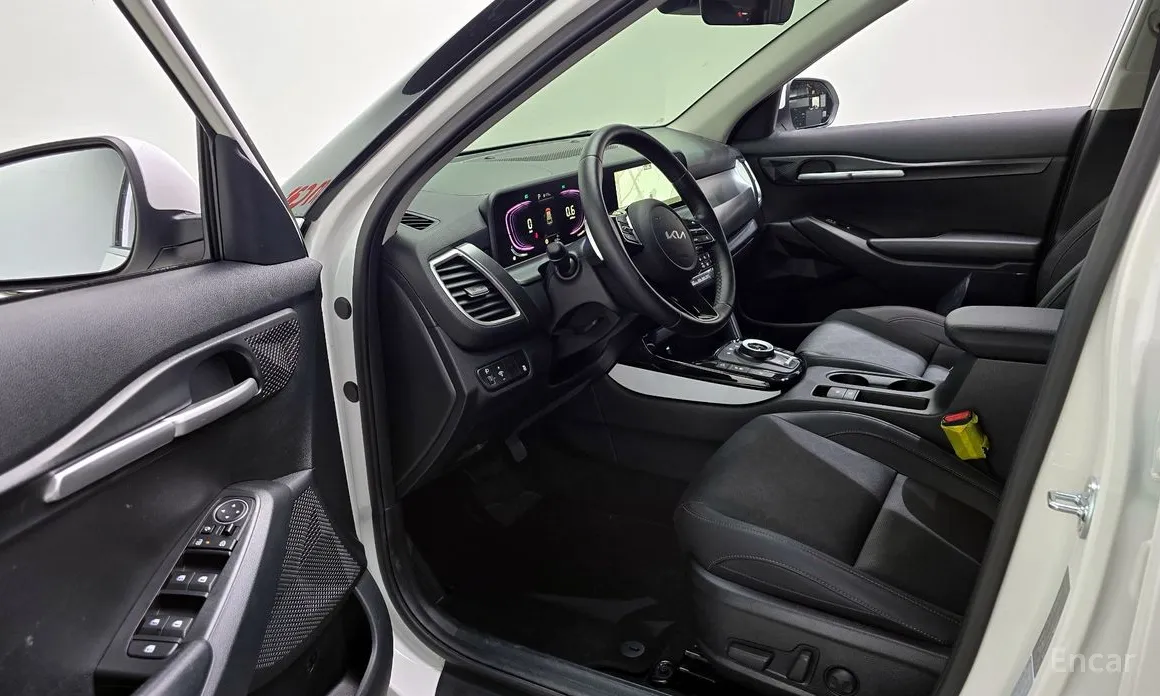 Фото 10 - Kia Seltos