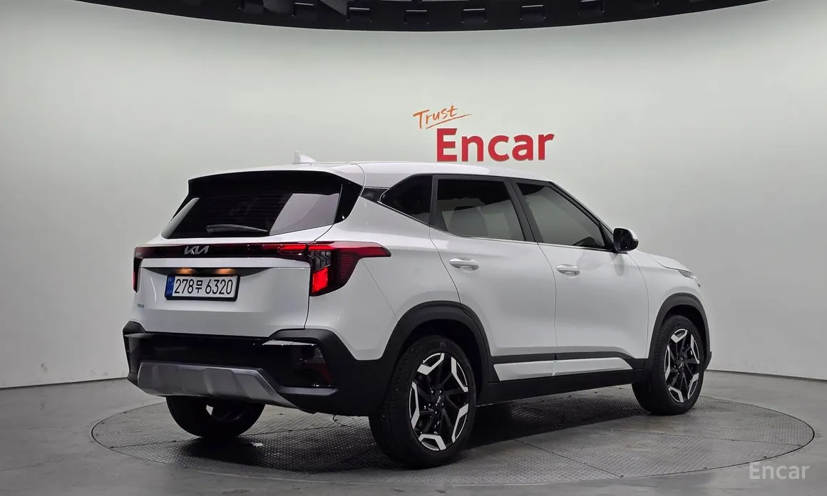 Фото 2 - Kia Seltos