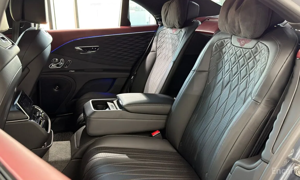 Фото 8 - Bentley Flying Spur