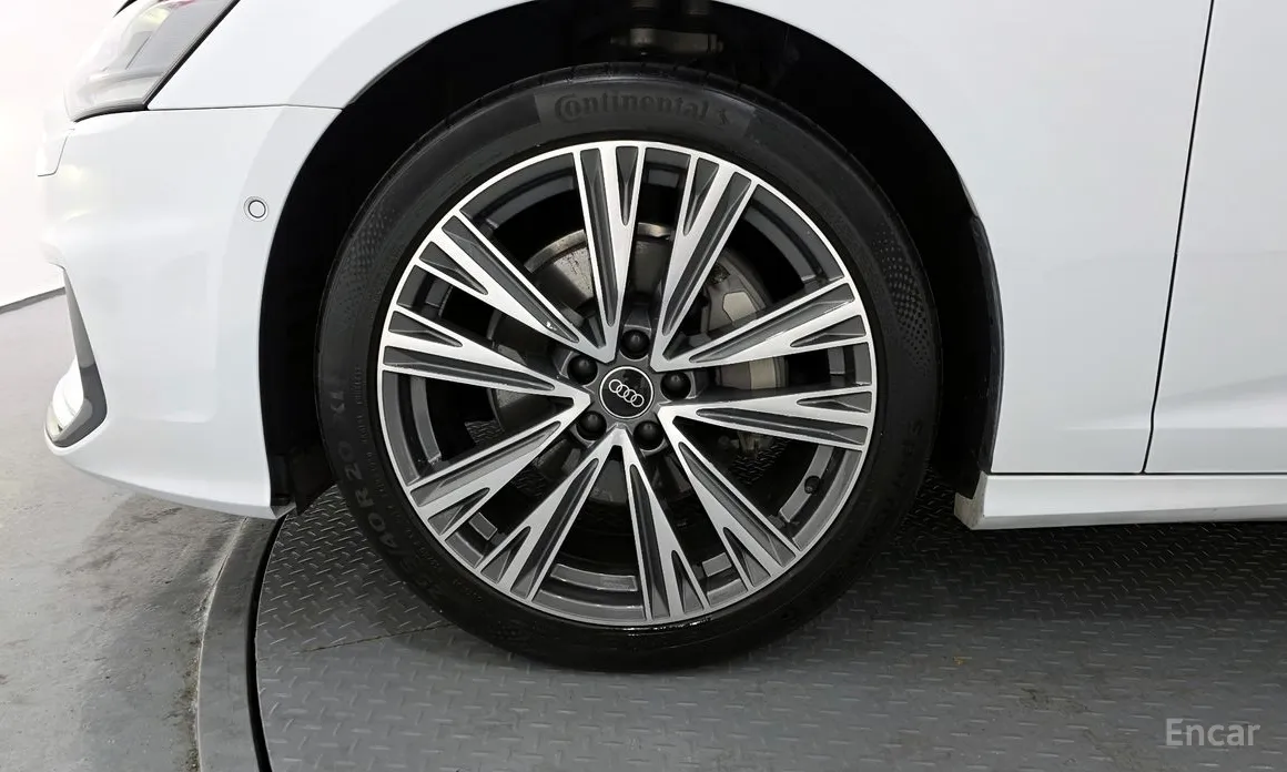 Фото 5 - Audi A6