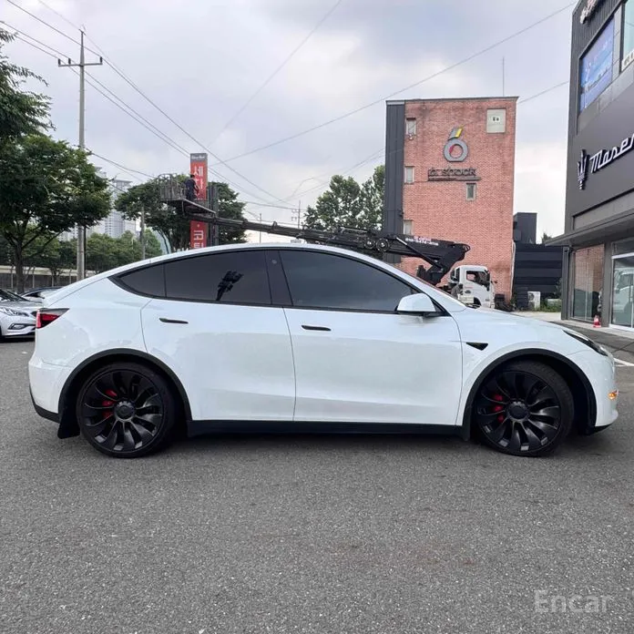 Фото 3 - Tesla Model Y