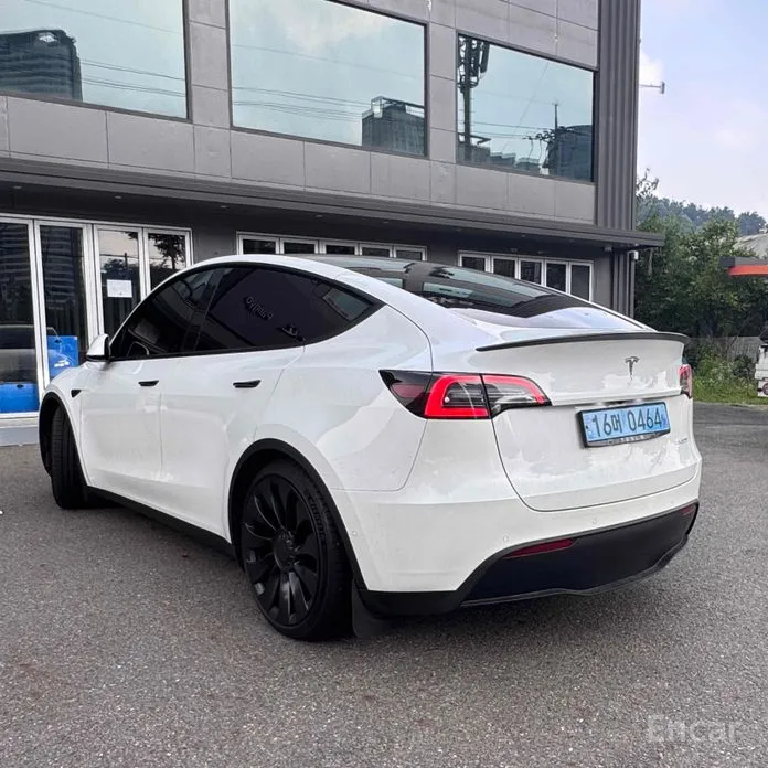 Фото 6 - Tesla Model Y