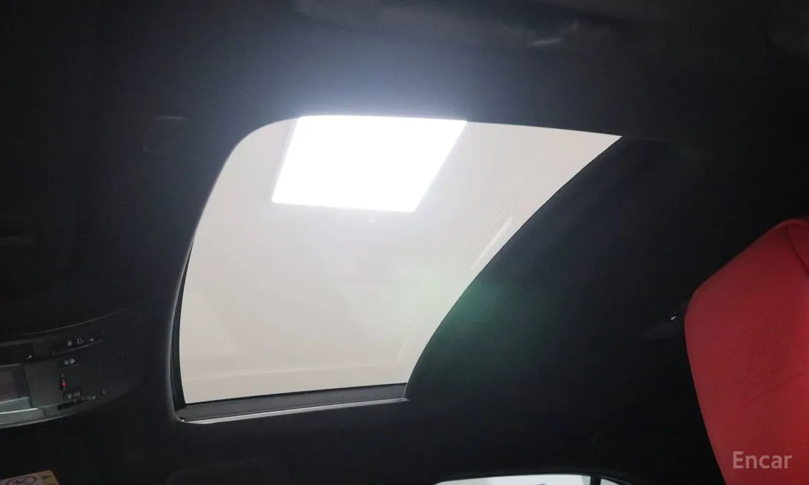 Фото 14 - Lexus UX