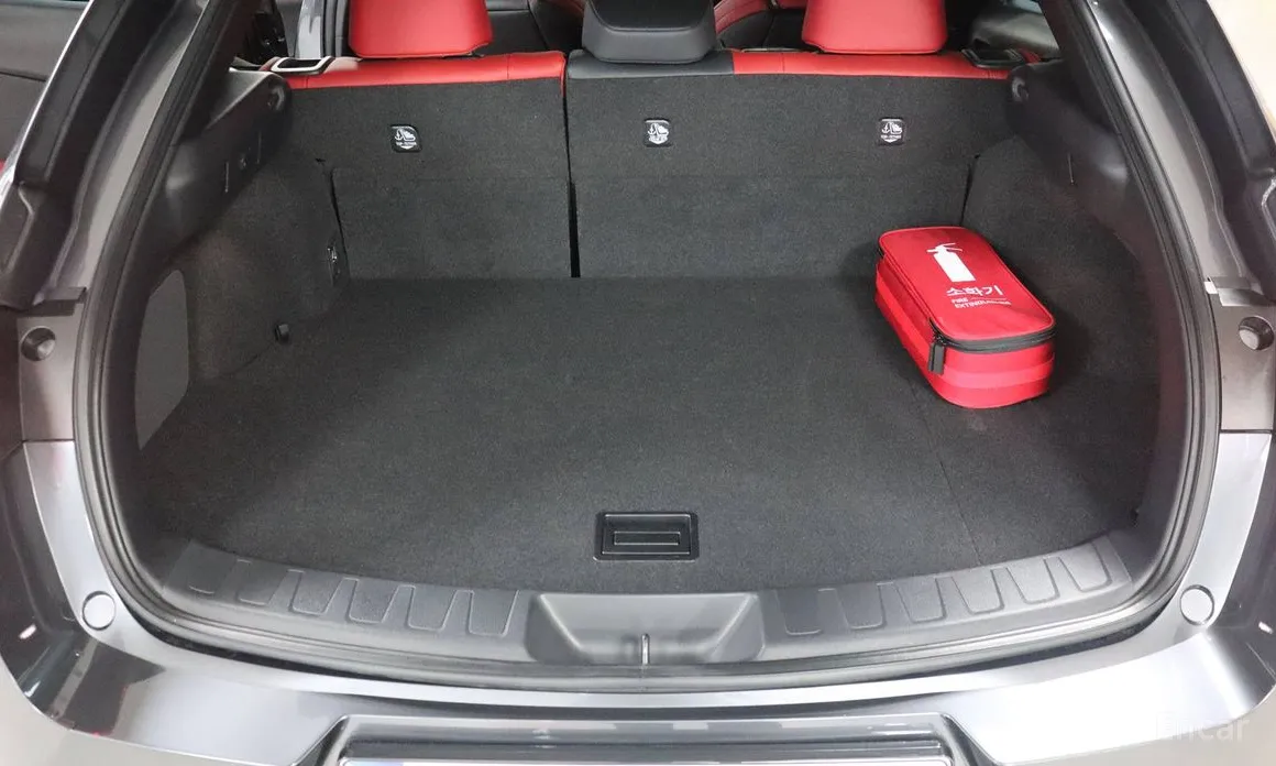 Фото 16 - Lexus UX