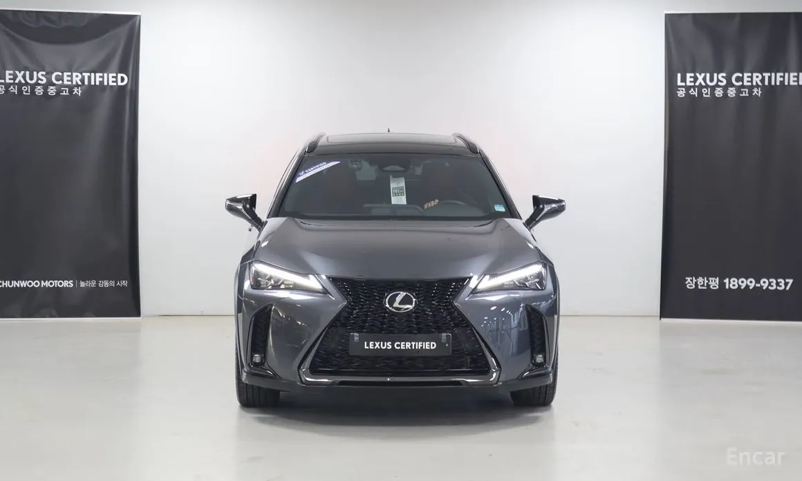 Фото 3 - Lexus UX