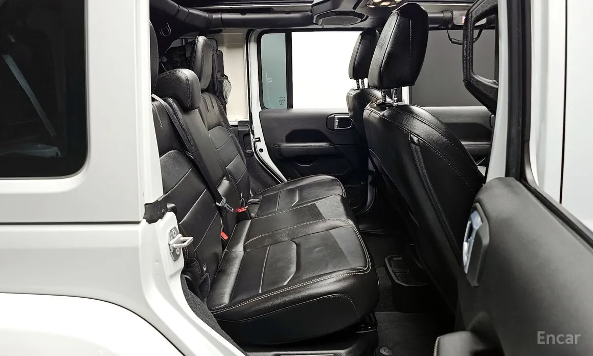 Фото 11 - Jeep Wrangler