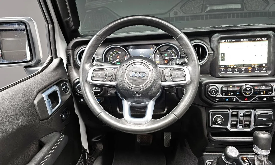 Фото 13 - Jeep Wrangler