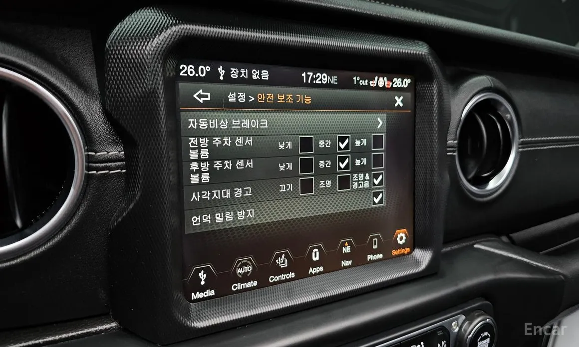 Фото 16 - Jeep Wrangler