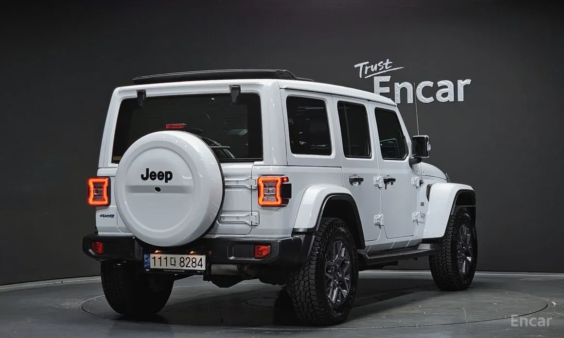 Фото 2 - Jeep Wrangler
