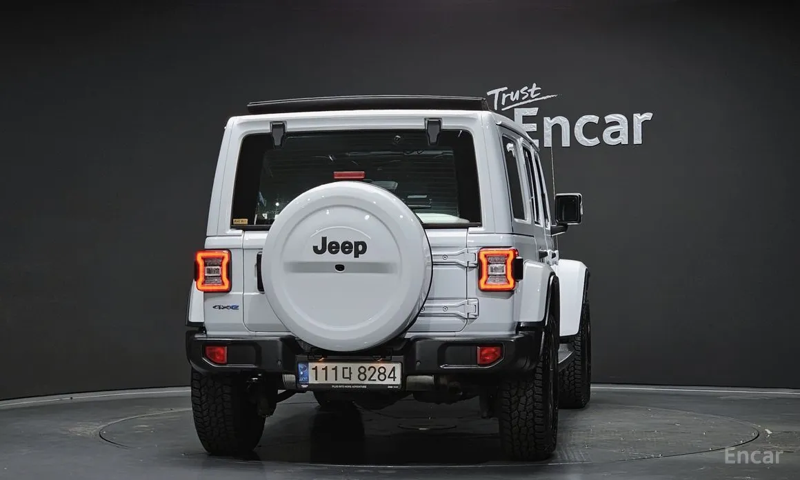 Фото 4 - Jeep Wrangler