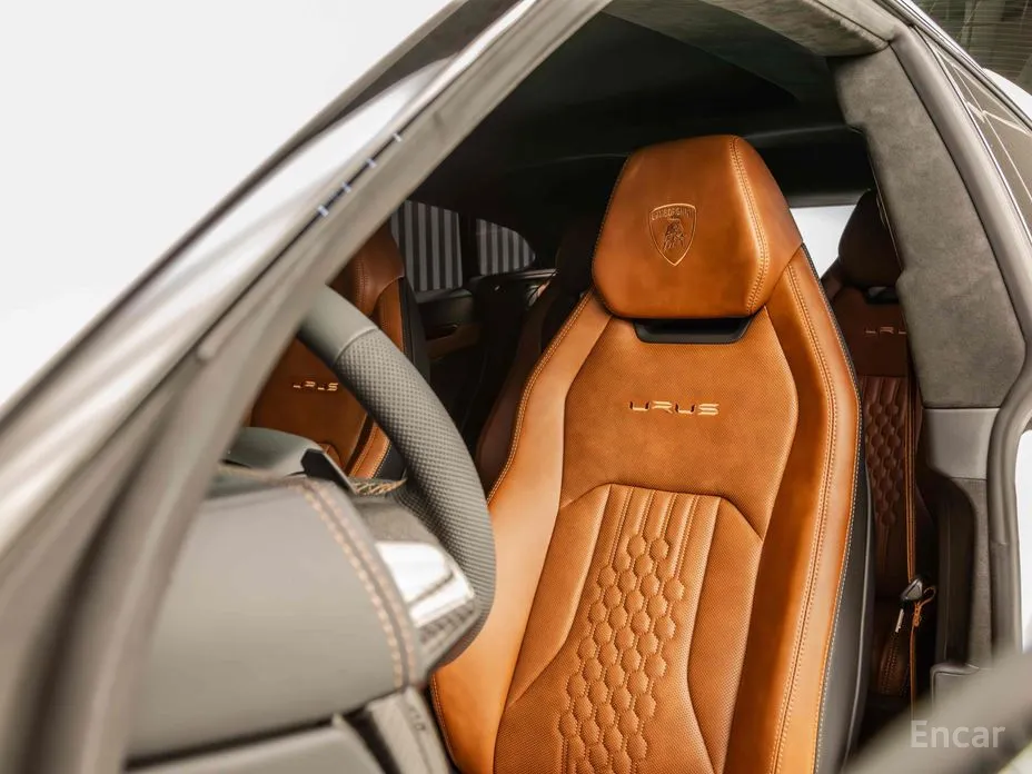 Фото 13 - Lamborghini Urus