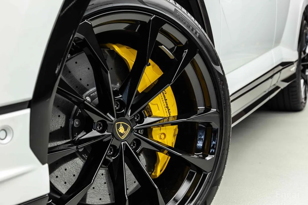 Фото 4 - Lamborghini Urus