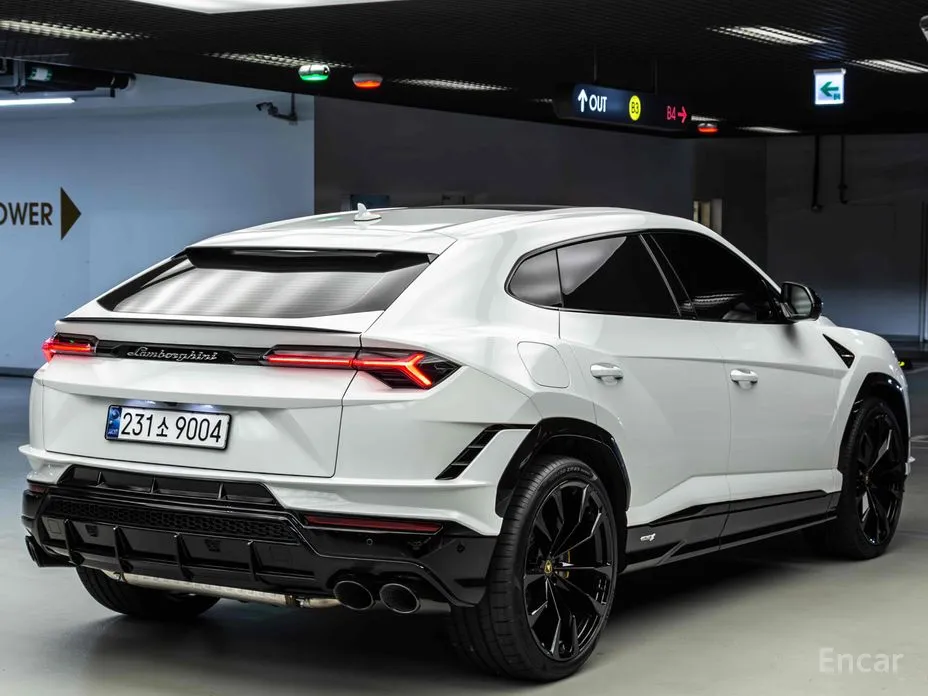 Фото 8 - Lamborghini Urus