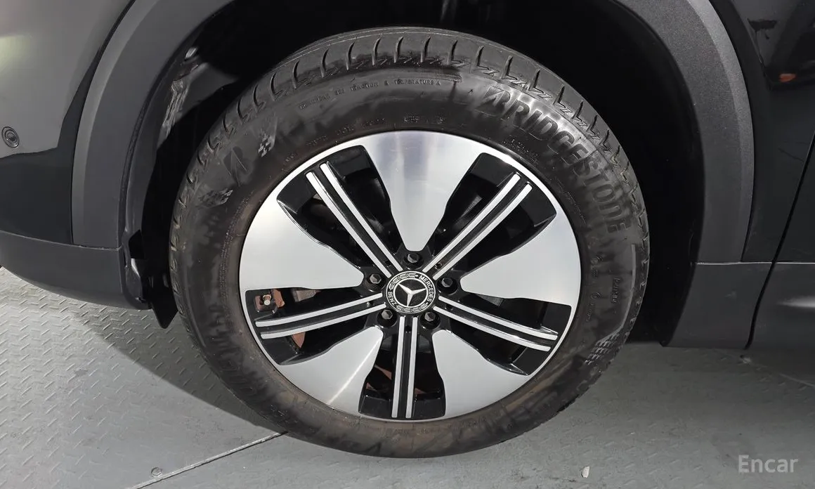 Фото 5 - Mercedes-Benz EQB