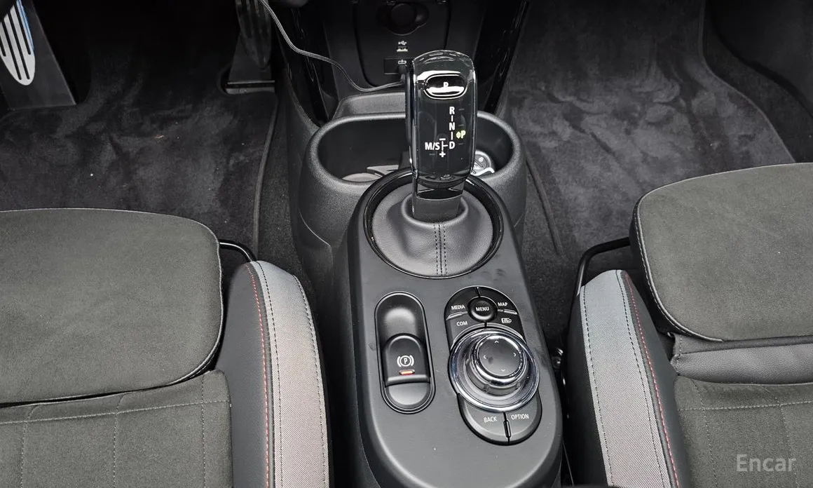 Фото 9 - Mini Cooper Convertible