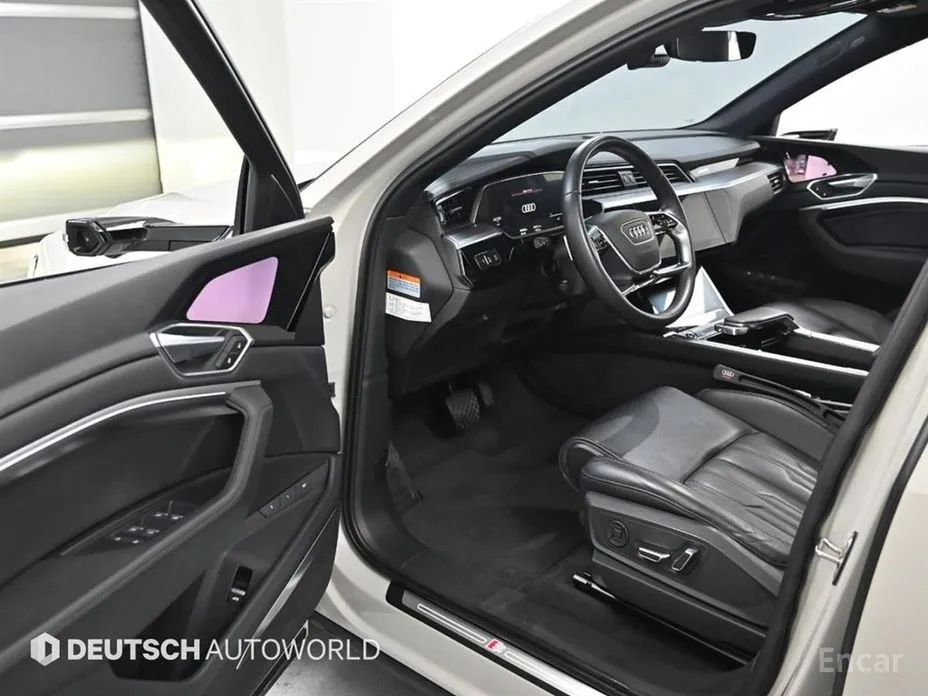 Фото 11 - Audi e-tron