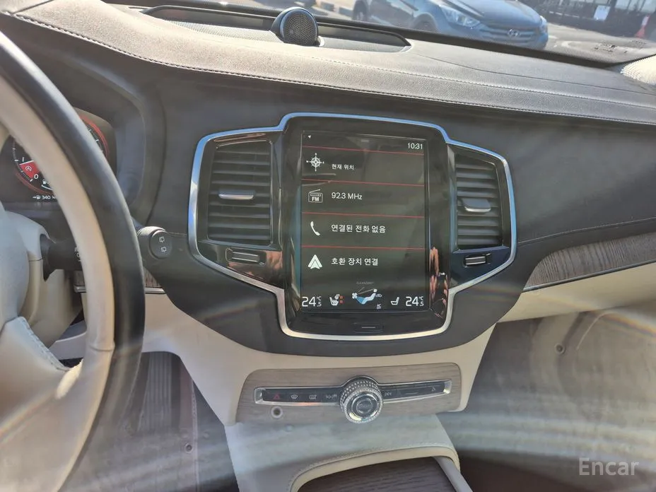 Фото 14 - Volvo XC90