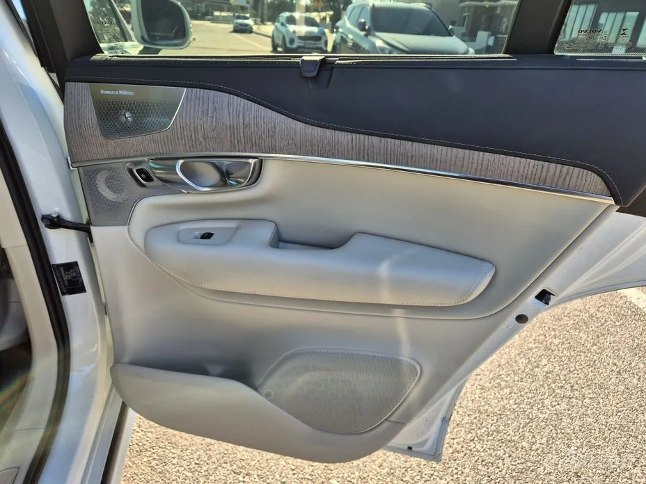 Фото 17 - Volvo XC90