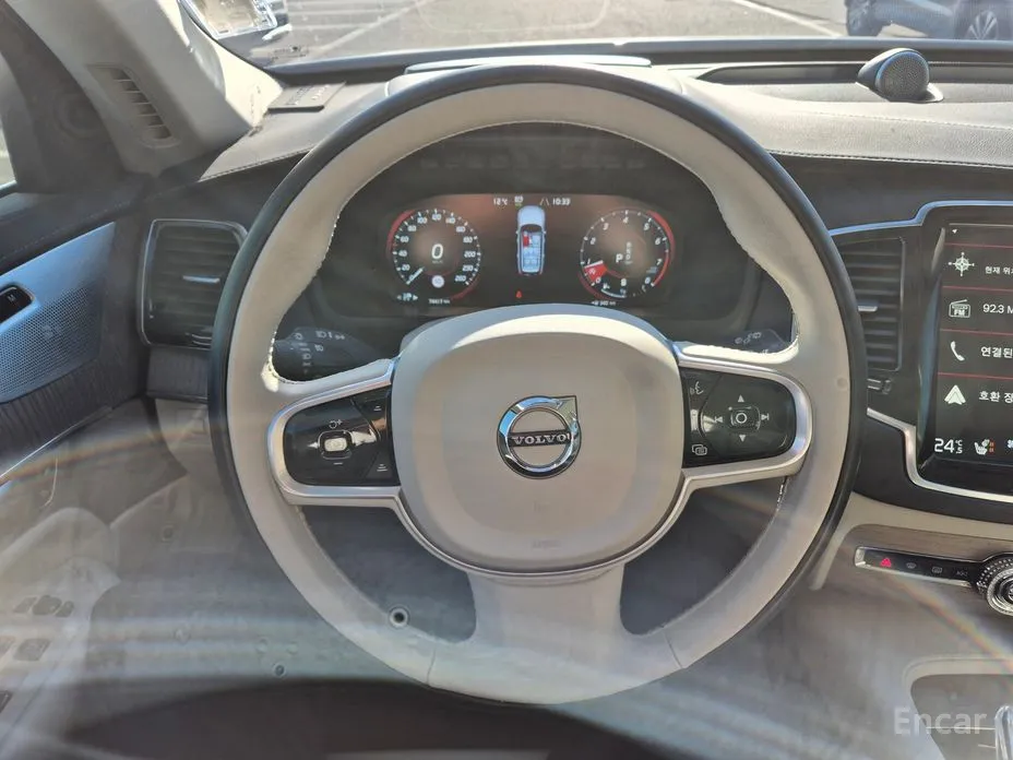 Фото 20 - Volvo XC90