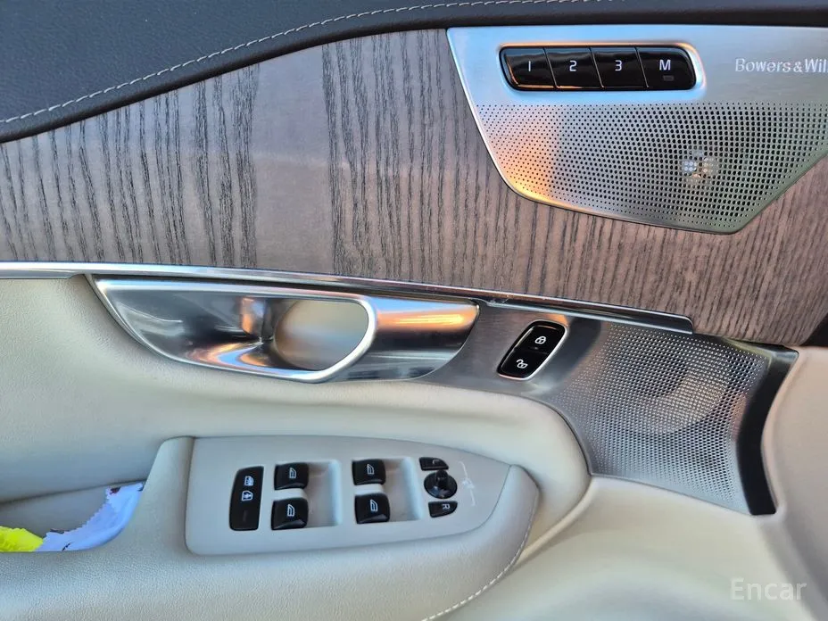 Фото 7 - Volvo XC90