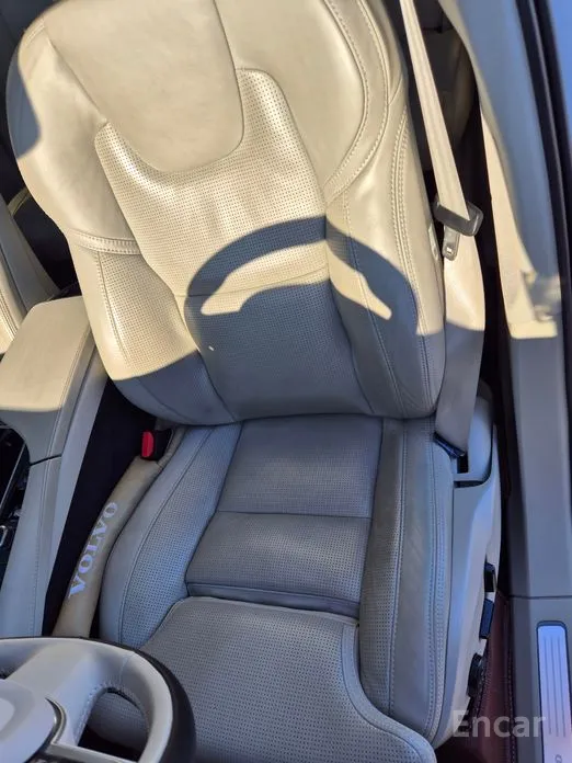 Фото 8 - Volvo XC90