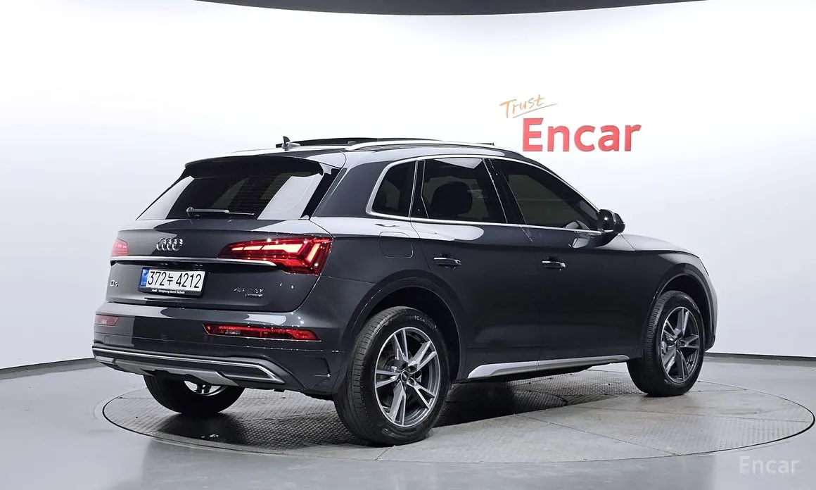 Фото 2 - Audi Q5