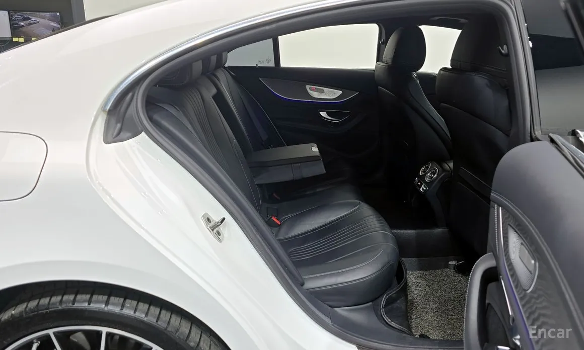 Фото 12 - Mercedes-Benz CLS-Class