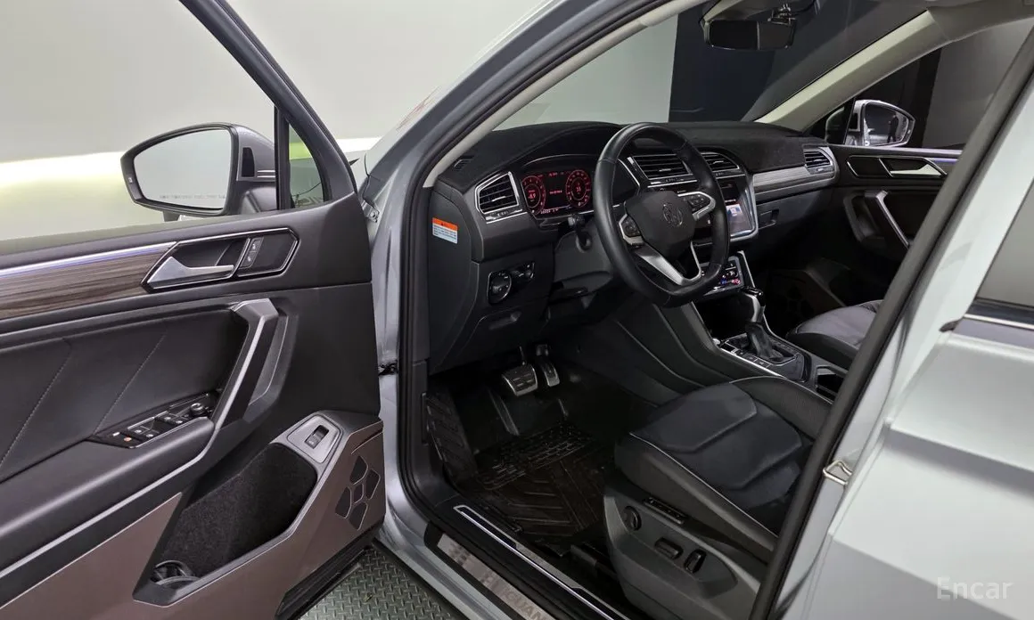 Фото 10 - Volkswagen Tiguan