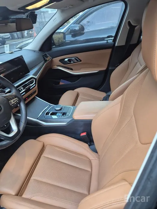 Photo 10 - BMW 3 Series